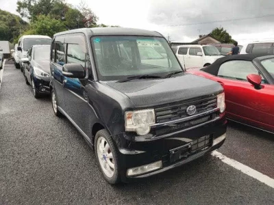 TOYOTA PIXIS SPACE