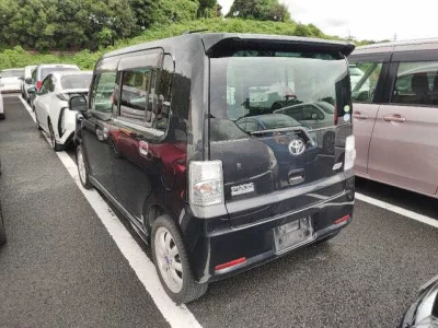 TOYOTA PIXIS SPACE