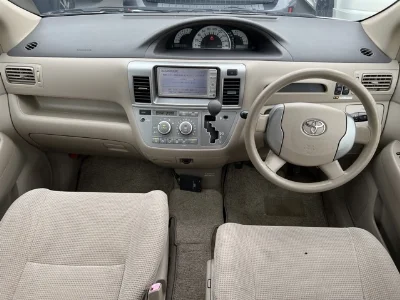TOYOTA RAUM