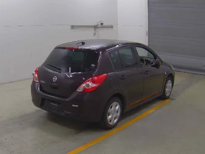 NISSAN TIIDA