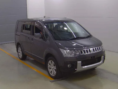 MITSUBISHI DELICA D5