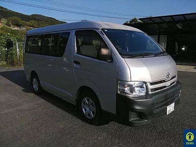 TOYOTA HIACE