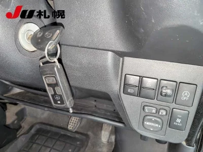 TOYOTA PIXIS VAN