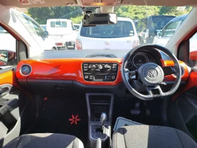 VOLKSWAGEN UP!