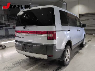 MITSUBISHI DELICA D5