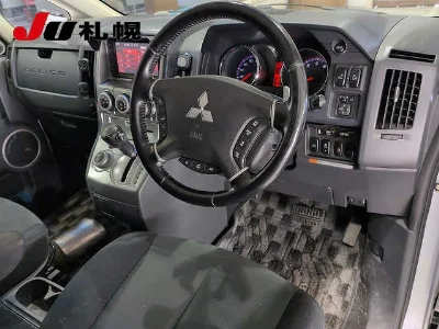 MITSUBISHI DELICA D5