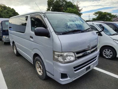 TOYOTA HIACE VAN
