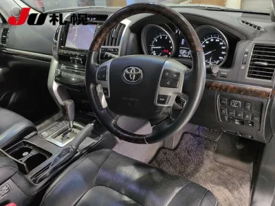 TOYOTA LAND CRUISER