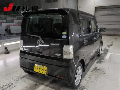 TOYOTA PIXIS SPACE
