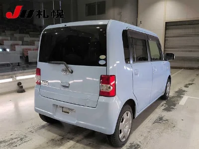 TOYOTA PIXIS SPACE