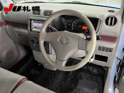 TOYOTA PIXIS SPACE