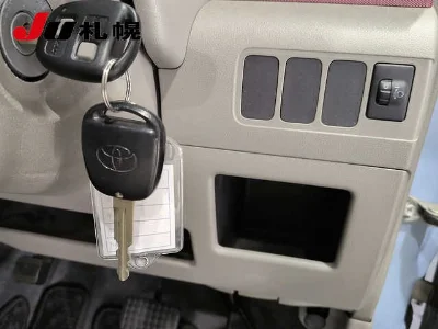TOYOTA PIXIS SPACE