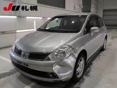 NISSAN TIIDA