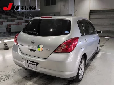 NISSAN TIIDA