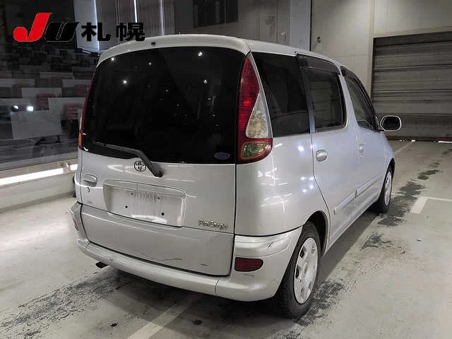 Toyota Funcargo  с аукциона в Японии