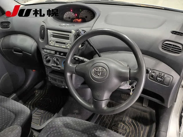Toyota Funcargo  с аукциона в Японии