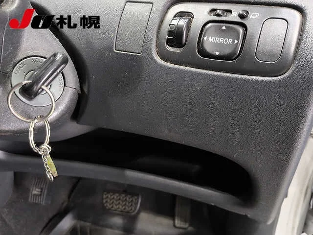 Toyota Funcargo  с аукциона в Японии