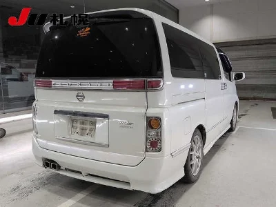 NISSAN ELGRAND