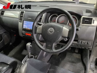NISSAN TIIDA