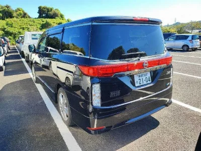 NISSAN ELGRAND
