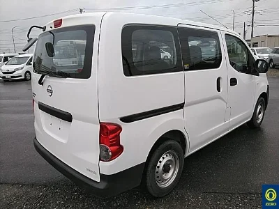 NISSAN NV200