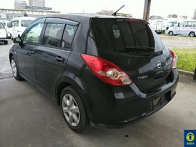 NISSAN TIIDA
