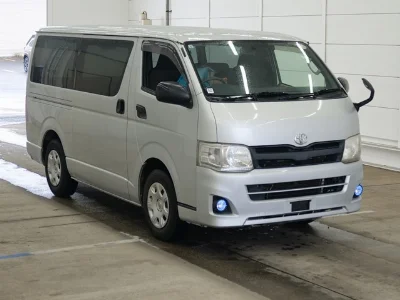 TOYOTA REGIUS ACE VAN
