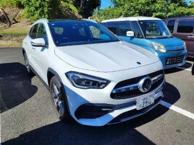 MERCEDES BENZ GLA