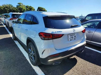 MERCEDES BENZ GLA