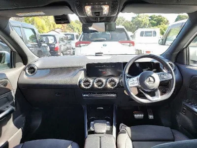 MERCEDES BENZ GLA