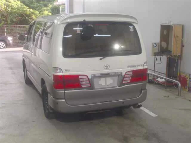 Toyota Granvia  с аукциона в Японии