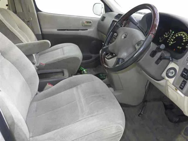 Toyota Granvia  с аукциона в Японии
