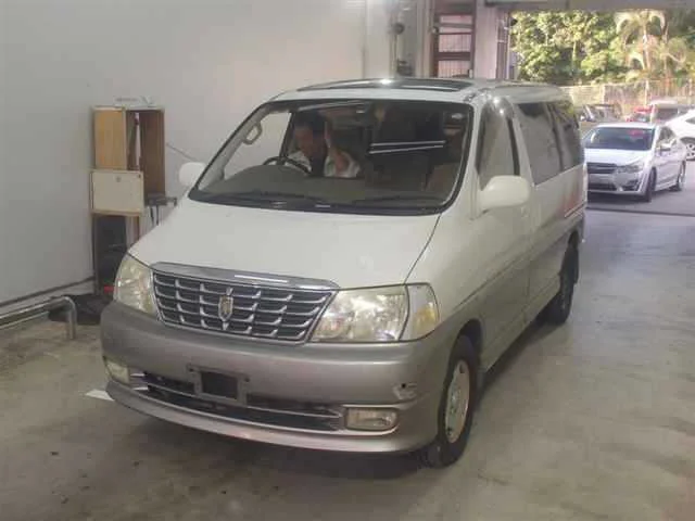 Toyota Granvia  с аукциона в Японии