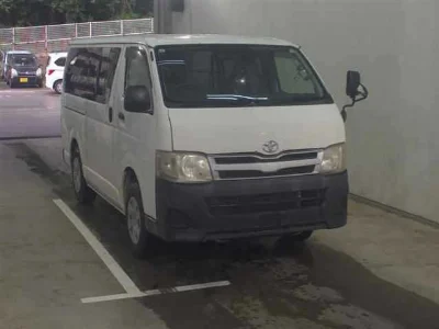 TOYOTA HIACE VAN