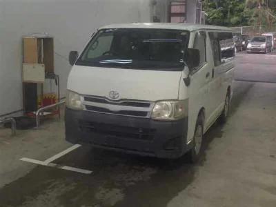 TOYOTA HIACE VAN