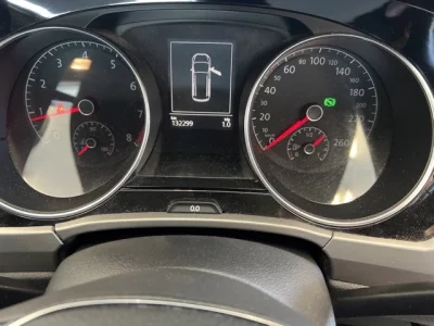 VOLKSWAGEN GOLF TOURAN