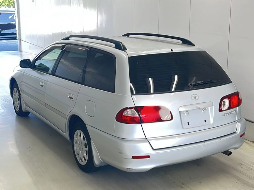 Toyota Caldina  с аукциона в Японии