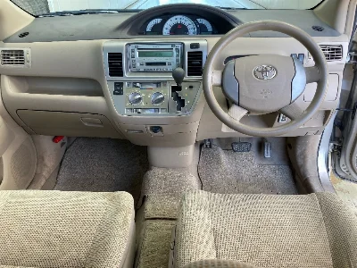 TOYOTA RAUM