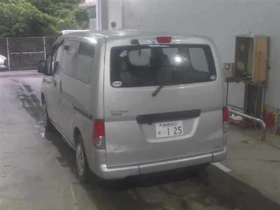 NISSAN NV200