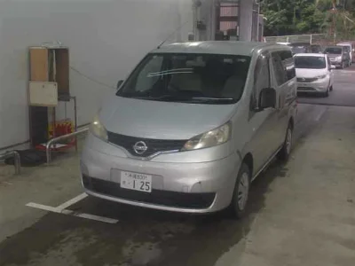 NISSAN NV200