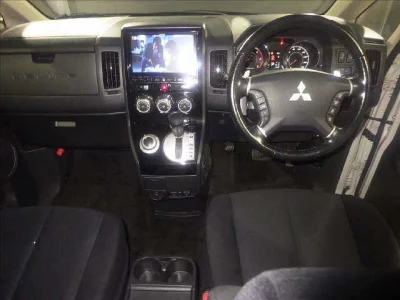 MITSUBISHI DELICA D5