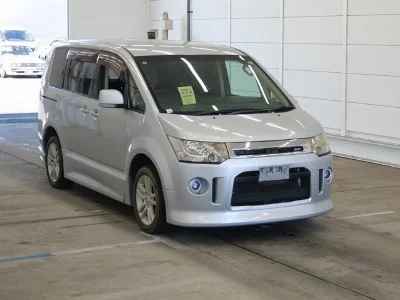 MITSUBISHI DELICA D5