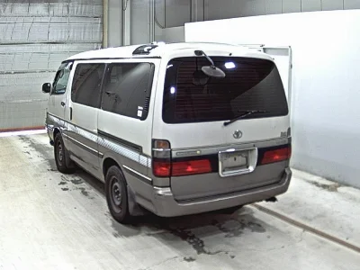 TOYOTA HIACE