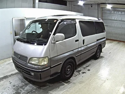 TOYOTA HIACE
