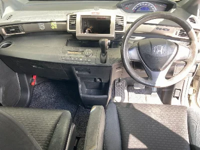 HONDA FREED SPIKE
