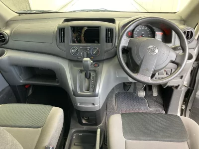NISSAN NV200