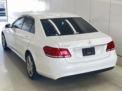 MERCEDES BENZ E CLASS