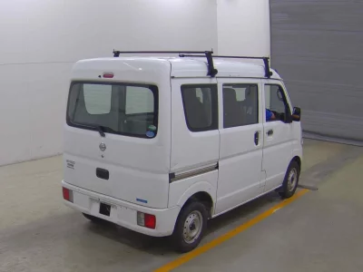 NISSAN CLIPPER VAN