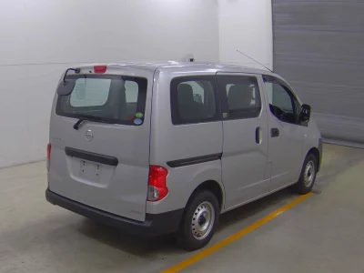 NISSAN NV200