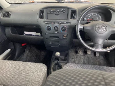 TOYOTA SUCCEED
